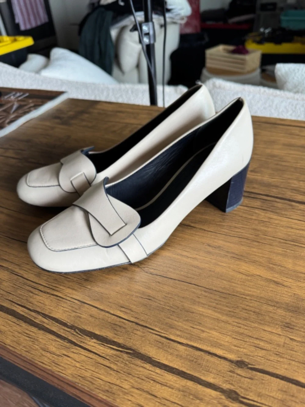 Tory Burch Classic White Leather Block Heels Classy Pumps